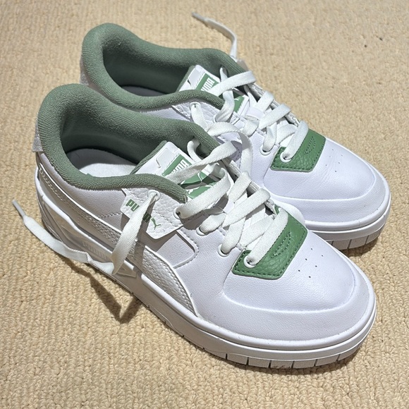 NWOT Puma Platform Sneakers - Picture 2 of 5